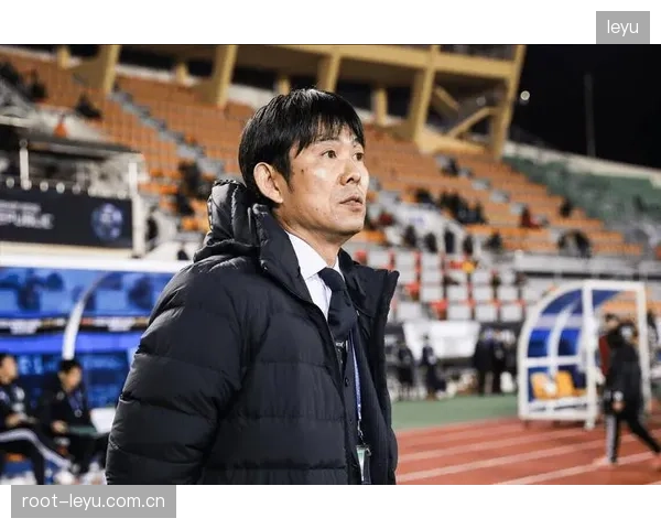 日本队纸面实力已达欧洲二流强队水准,阵容深度是其小组出线的重要算法支撑。 日本队纸面实力已达欧洲二流强队水准,阵容深度是其小组出线的重要算法支撑。